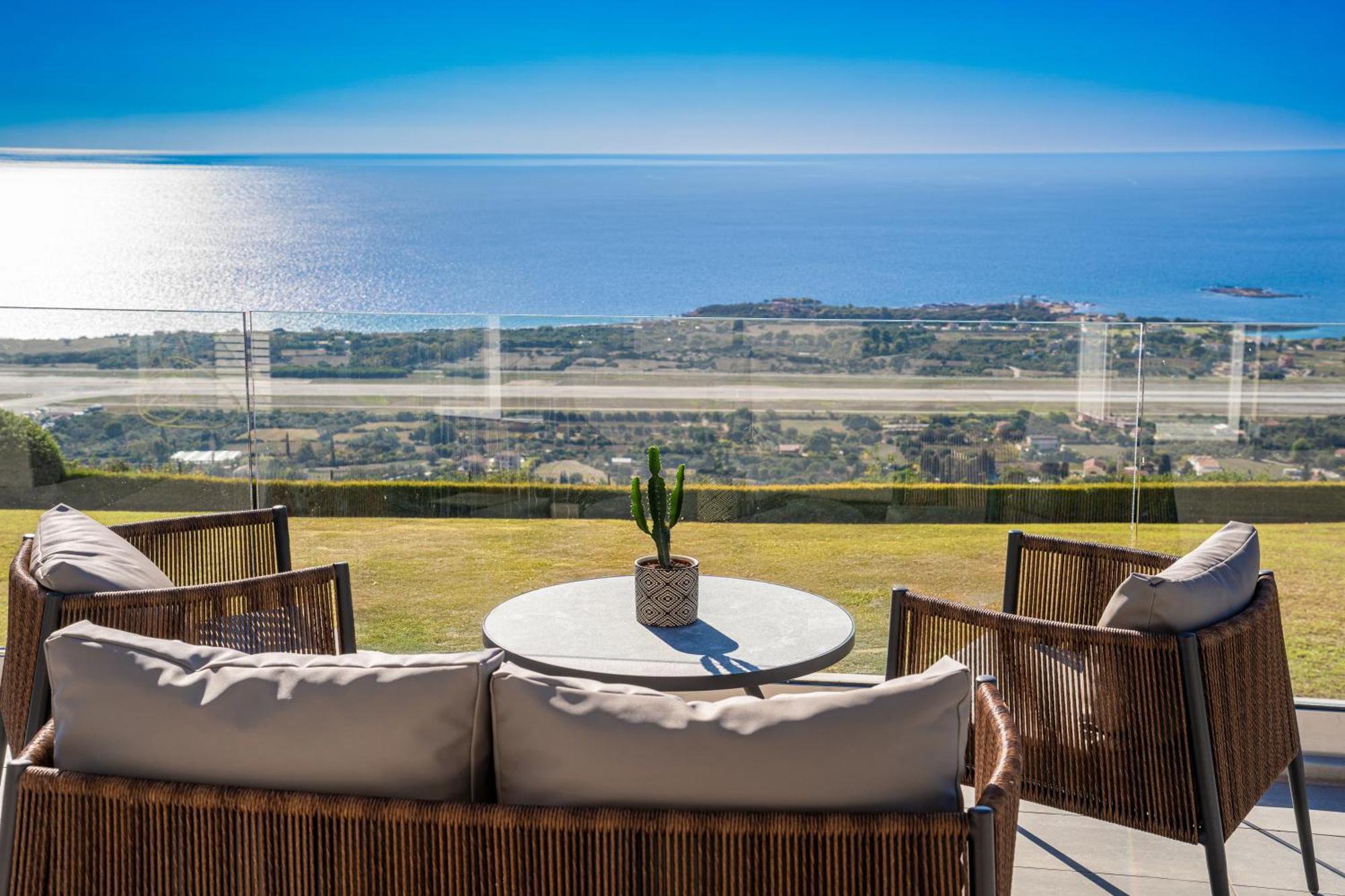 Grande Azzurro In Lakithra Villa Exteriör bild