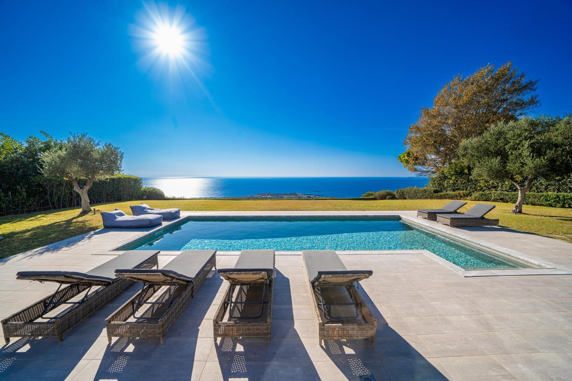 Grande Azzurro In Lakithra Villa Exteriör bild