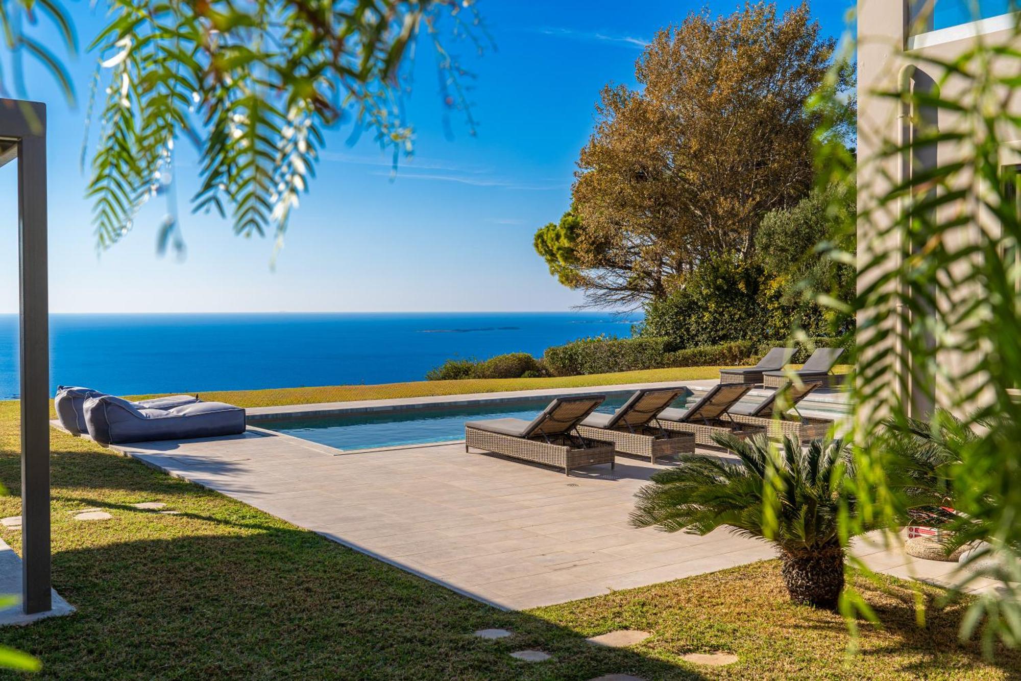 Grande Azzurro In Lakithra Villa Exteriör bild